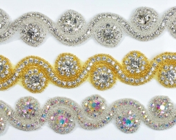 1046 Rhinestone Trim