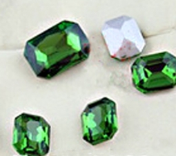 415 Glitzstone Emerald Green Pointed Back Rectangle Rhinestones