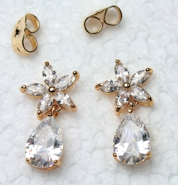 7536 Crystal Rhinestone Flower Earrings